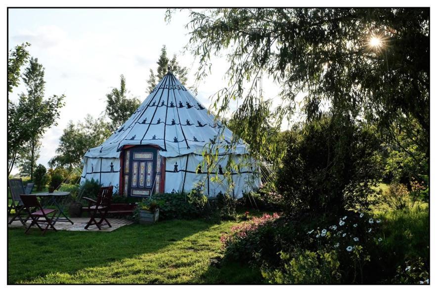 Au Bonheur Nomade Hotel Livry  Exterior foto