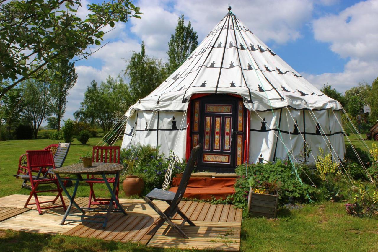 Au Bonheur Nomade Hotel Livry  Exterior foto
