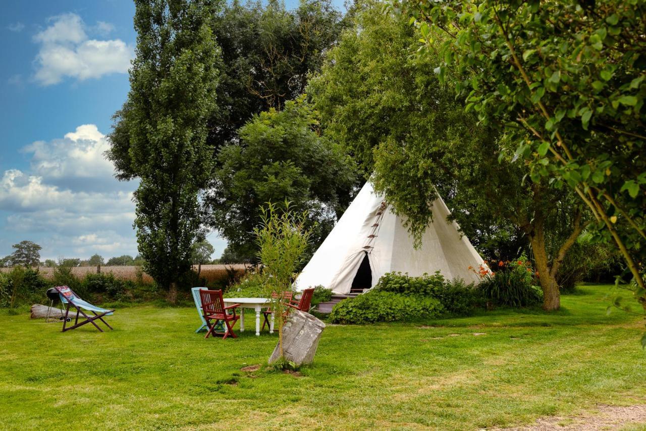 Au Bonheur Nomade Hotel Livry  Exterior foto