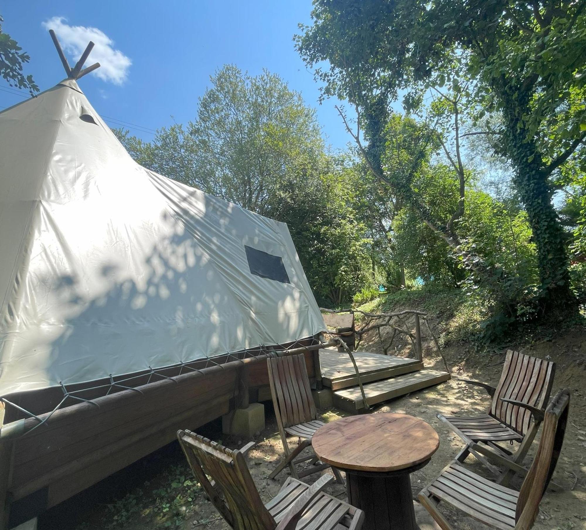Au Bonheur Nomade Hotel Livry  Exterior foto